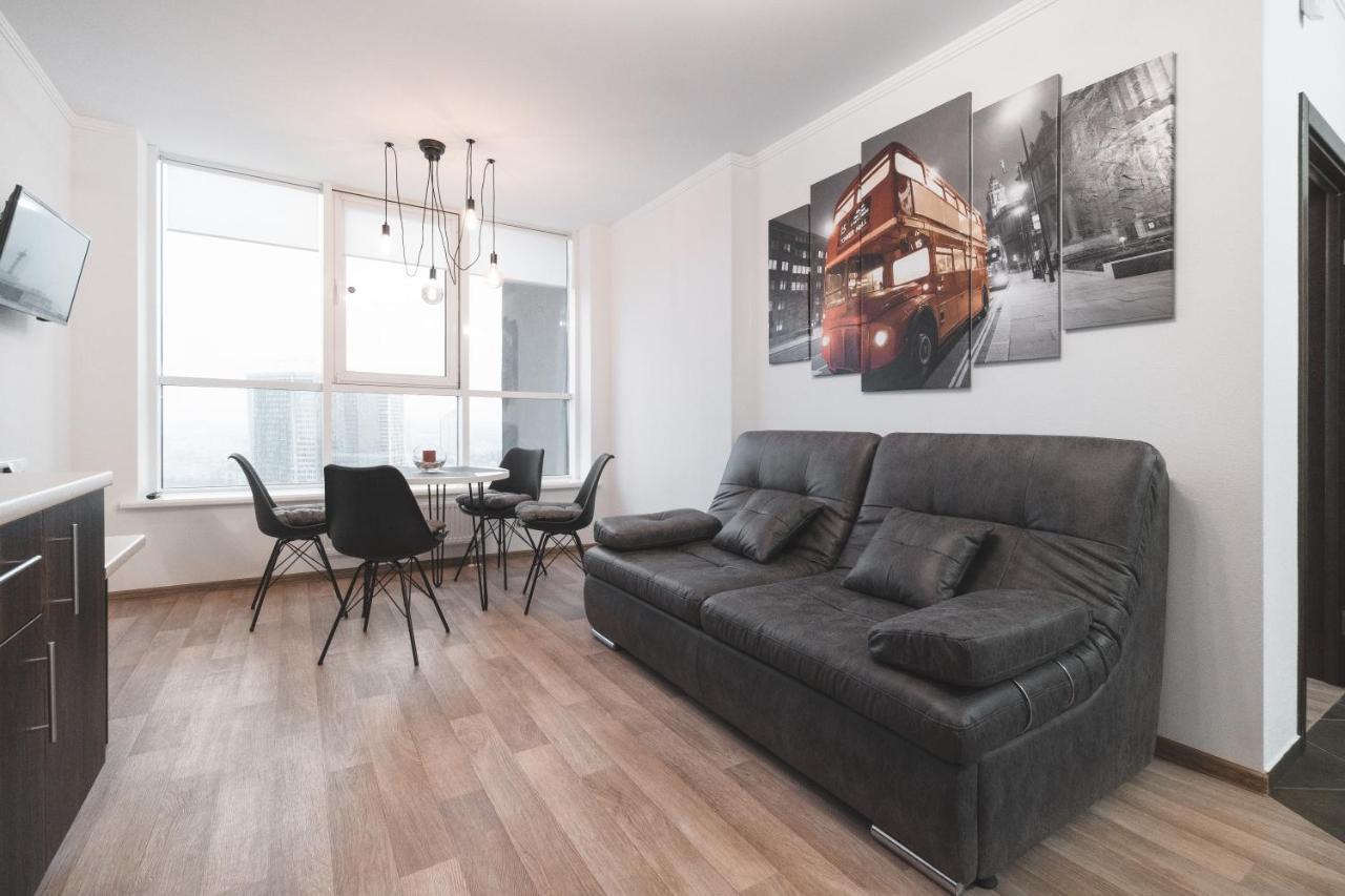 In The Sky Apartment 基輔 外观 照片